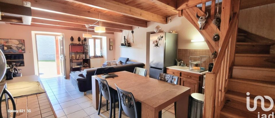 Maison de village 3 pièces de 69 m² à Mazeyrat-d'Allier (43300)