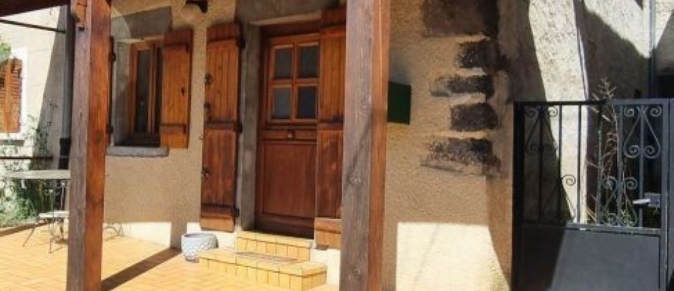 Village house 3 rooms of 69 m² in Mazeyrat-d'Allier (43300)