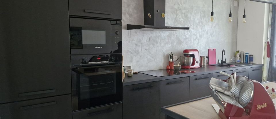 Maison 3 pièces de 89 m² à Gensac (33890)