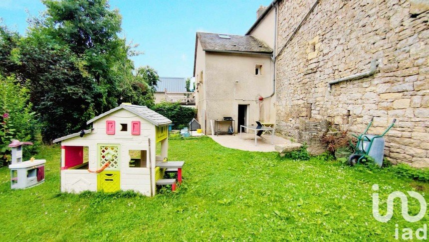 Town house 4 rooms of 97 m² in LAISSAC (12310)