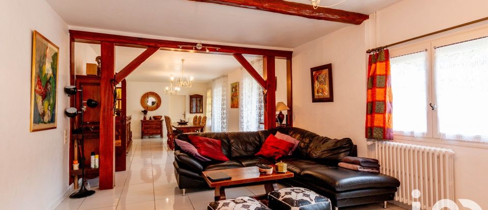 Maison 6 pièces de 193 m² à Saint-Astier (24110)