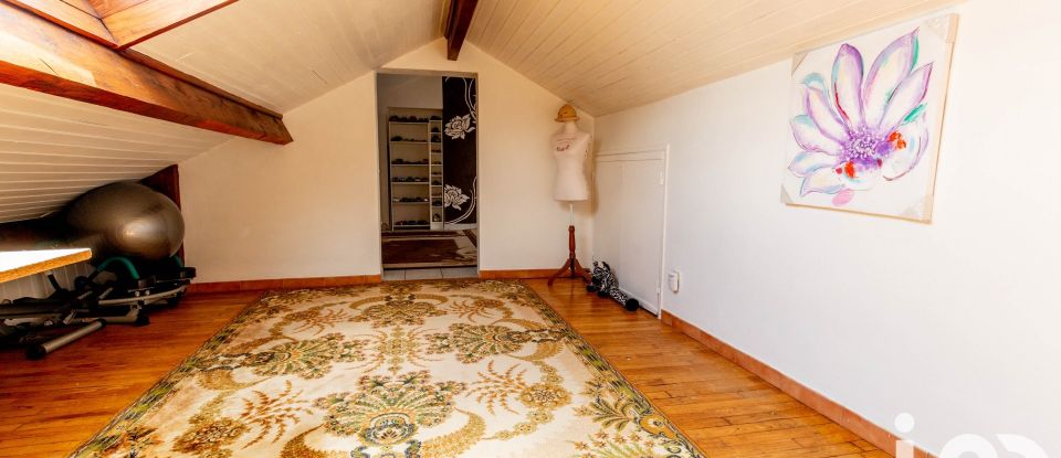 Maison 6 pièces de 193 m² à Saint-Astier (24110)