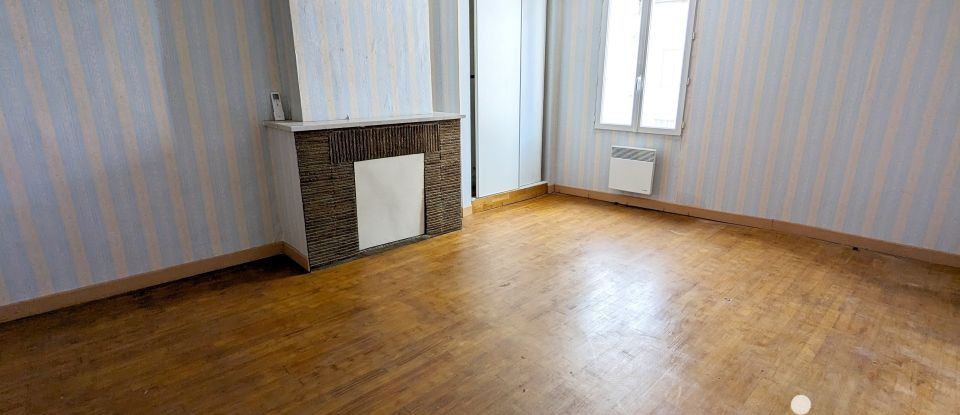 Maison 4 pièces de 92 m² à Gond-Pontouvre (16160)