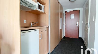 Apartment 1 room of 27 m² in Carquefou (44470)