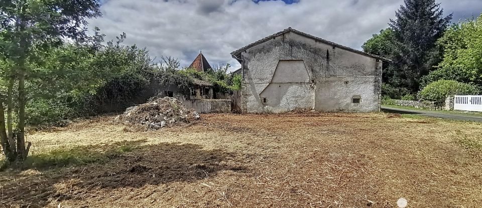 Maison 5 pièces de 109 m² à Feuillade (16380)