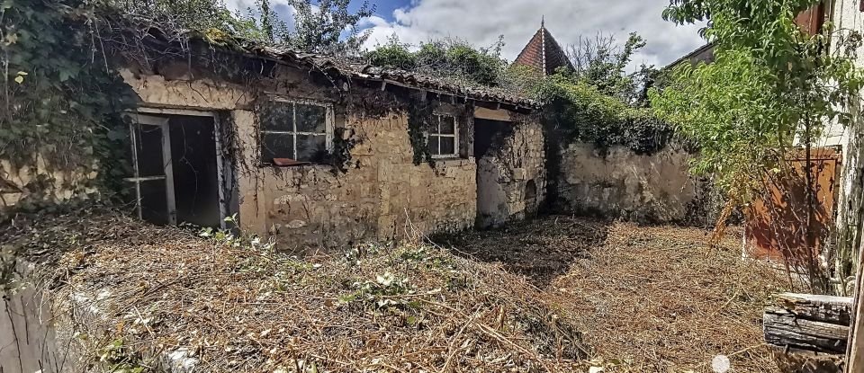 Maison 5 pièces de 109 m² à Feuillade (16380)