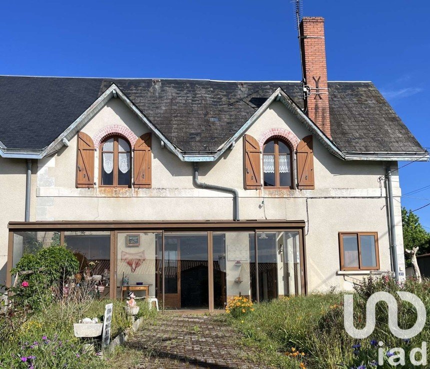 House 6 rooms of 138 m² in Parthenay (79200)