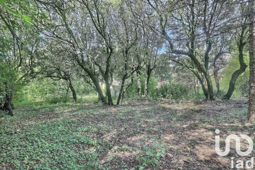 Land of 731 m² in Seillons-Source-d'Argens (83470)