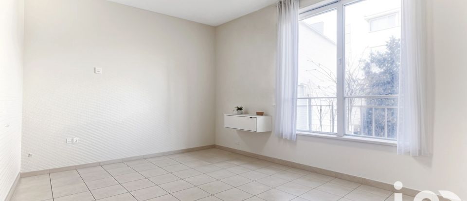 Appartement 3 pièces de 75 m² à Colombes (92700)