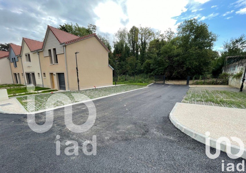 House 4 rooms of 82 m² in La Queue-en-Brie (94510)