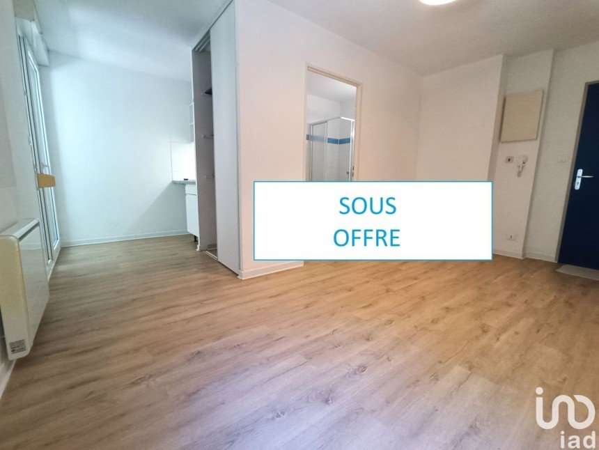 Apartment 1 room of 22 m² in Dieulefit (26220)