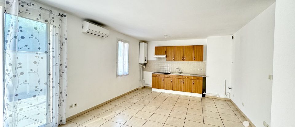 Apartment 2 rooms of 46 m² in Sainte-Cécile-les-Vignes (84290)