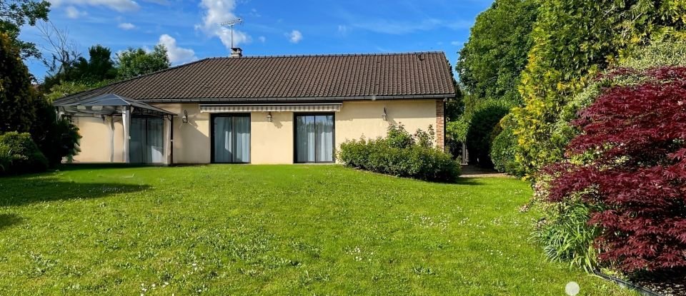 Maison 6 pièces de 190 m² à Santeny (94440)