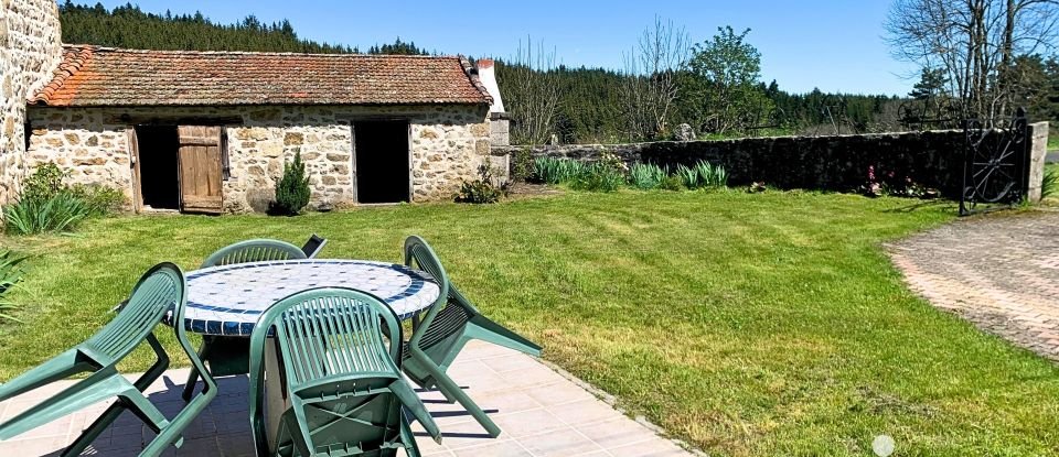 Country house 5 rooms of 125 m² in Monlet (43270)