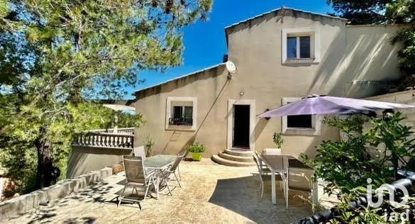 House 5 rooms of 134 m² in Beaucaire (30300)