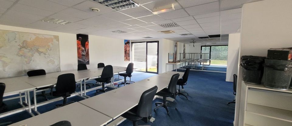 Offices of 753 m² in Saint-Symphorien-sur-Coise (69590)