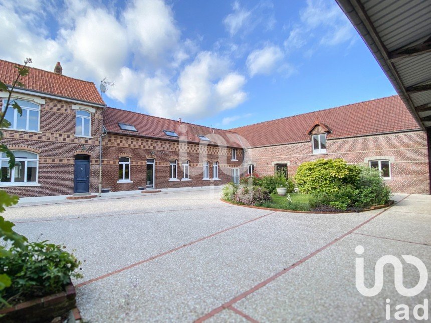 Domaine 8 pièces de 364 m² à Doullens (80600)