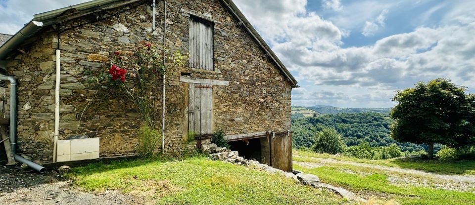 Maison 5 pièces de 85 m² à Saint-Just-sur-Viaur (12800)