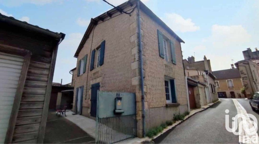 Maison de ville 4 pièces de 105 m² à Gençay (86160)