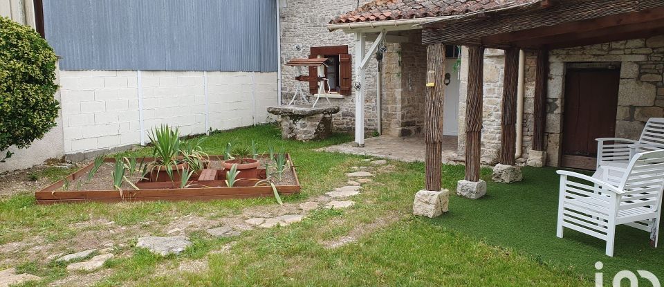 Maison 4 pièces de 100 m² à Vançais (79120)