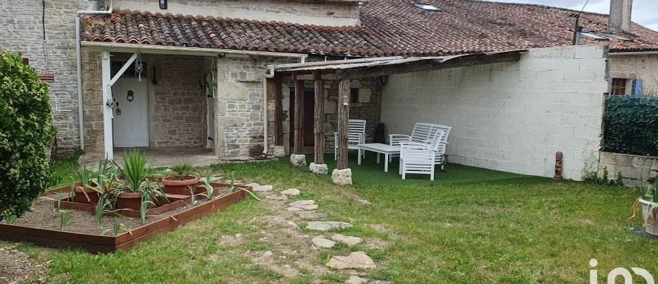 Maison 4 pièces de 100 m² à Vançais (79120)