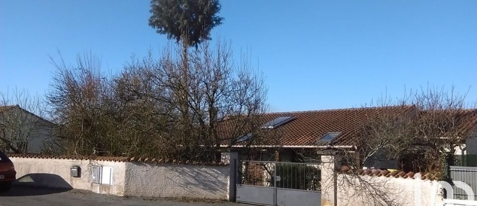 Maison 4 pièces de 85 m² à Nersac (16440)