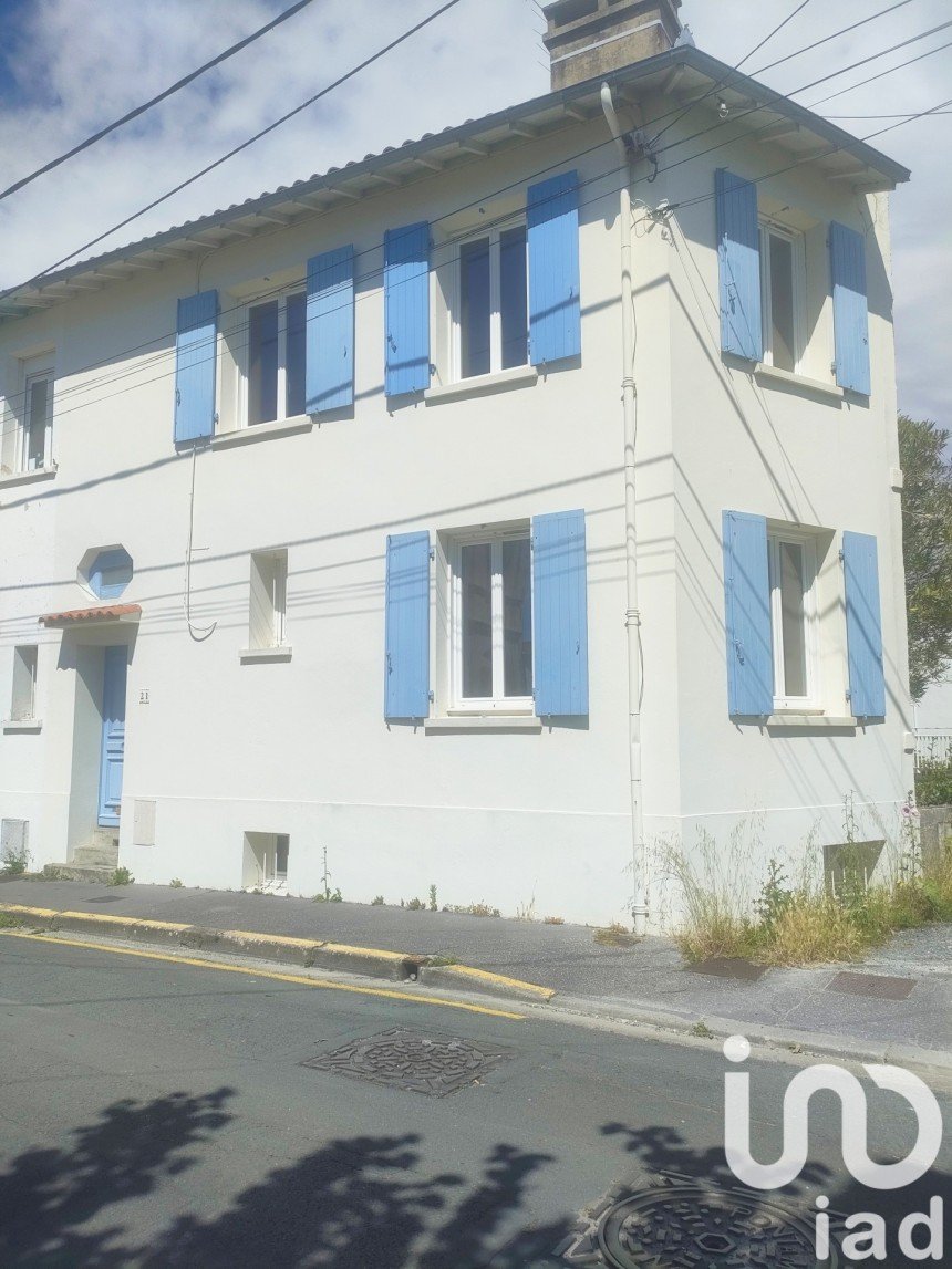 House 3 rooms of 53 m² in Royan (17200)