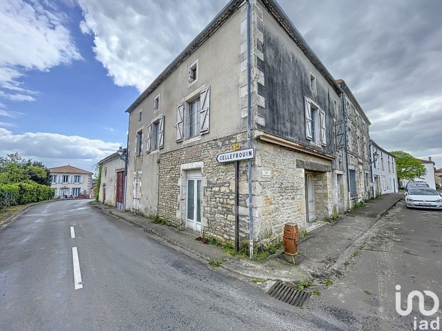 Building in Beaulieu-sur-Sonnette (16450) of 218 m²