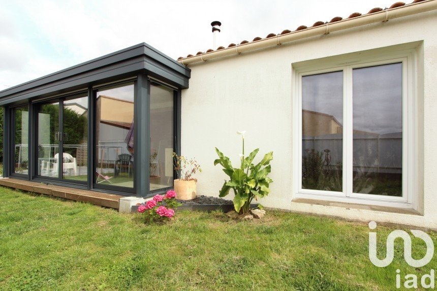 Maison 5 pièces de 110 m² à Aizenay (85190)