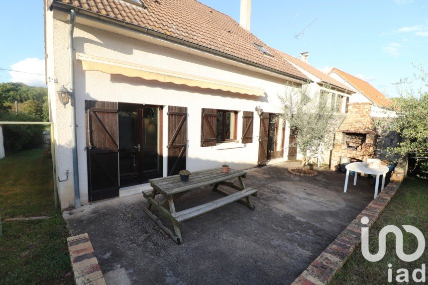 Traditional house 6 rooms of 152 m² in Saint-Mammès (77670)