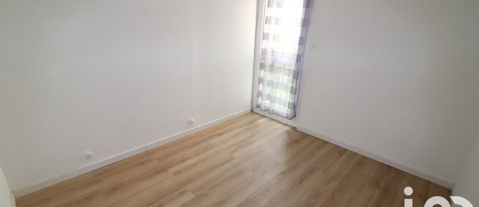 Apartment 4 rooms of 71 m² in Avon (77210)