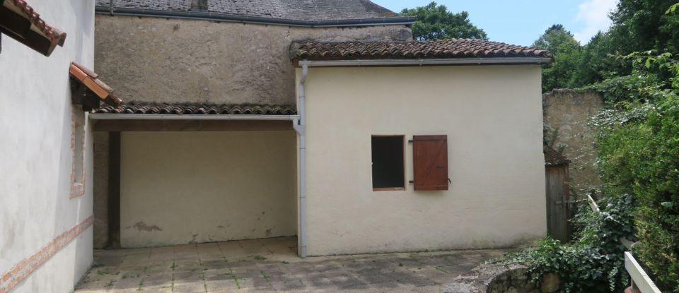 Maison 4 pièces de 75 m² à Montmorillon (86500)