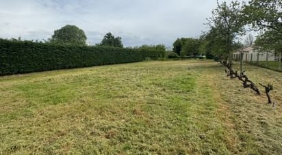 Land of 780 m² in Saintes (17100)