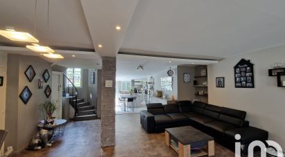 Maison 7 pièces de 228 m² à Carrouges (61320)