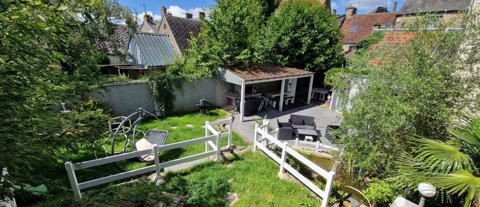 Maison 7 pièces de 228 m² à Carrouges (61320)