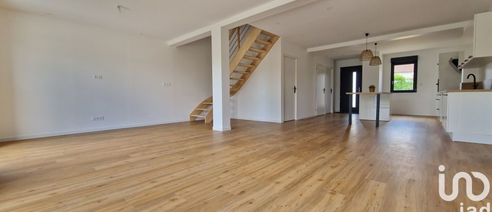 House 6 rooms of 158 m² in Troyes (10000)