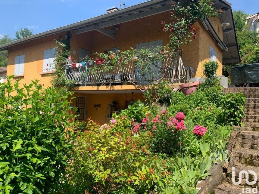 House 7 rooms of 190 m² in Francheville (69340)