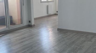 Appartement 4 pièces de 81 m² à Pau (64000)