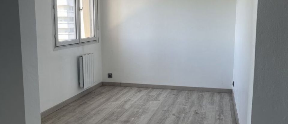 Appartement 4 pièces de 81 m² à Pau (64000)