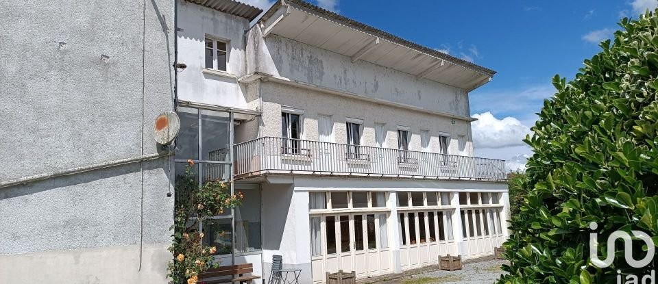 Hotel-restaurant of 584 m² in LA CHAPELLE-CARO (56460)