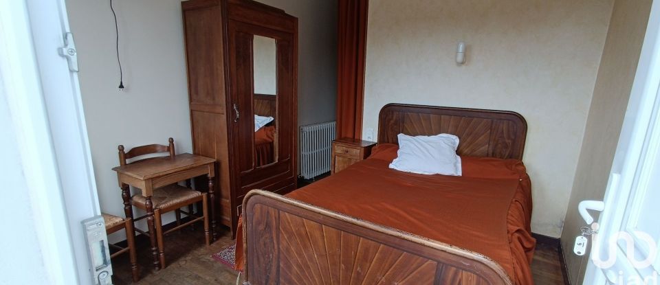 Hotel-restaurant of 584 m² in LA CHAPELLE-CARO (56460)