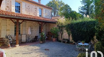 Village house 10 rooms of 297 m² in Moncrabeau (47600)