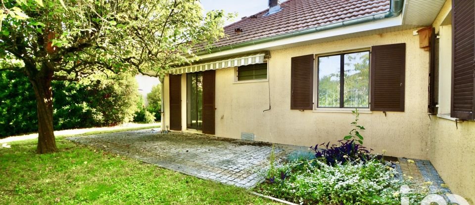 Maison 6 pièces de 118 m² à Genas (69740)