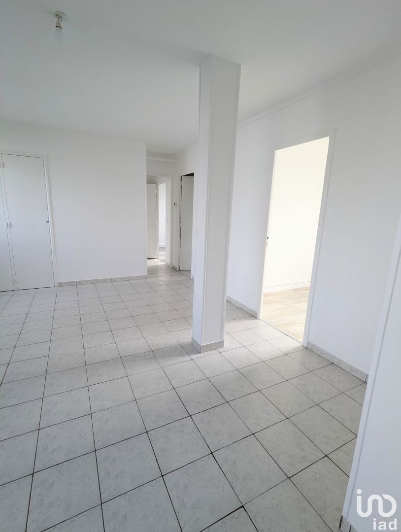 Apartment 2 rooms of 63 m² in Saint-Pierre-lès-Nemours (77140)