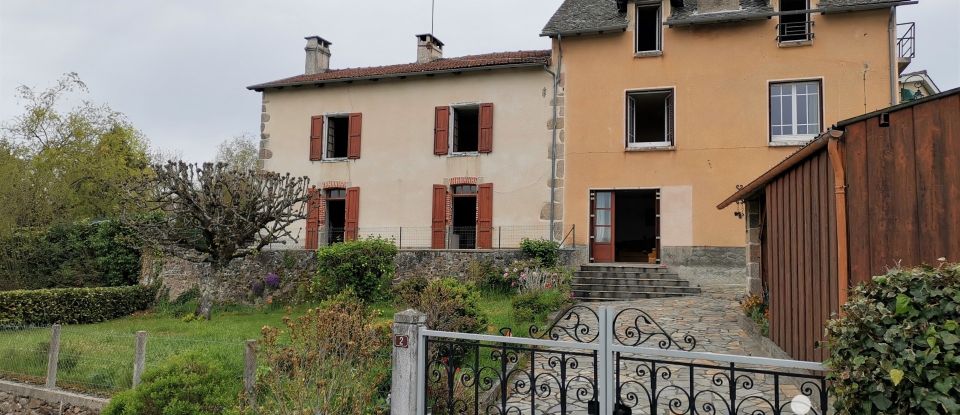 Maison 9 pièces de 188 m² à Vitrac (15220)