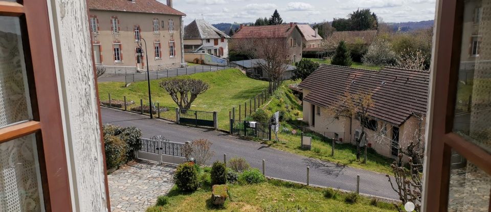 Maison 9 pièces de 188 m² à Vitrac (15220)