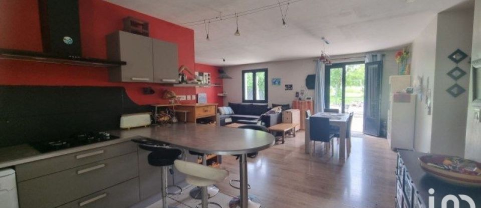 Pavilion 4 rooms of 108 m² in Mauzé-sur-le-Mignon (79210)