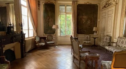 Château 11 pièces de 321 m² à Poix-du-Nord (59218)