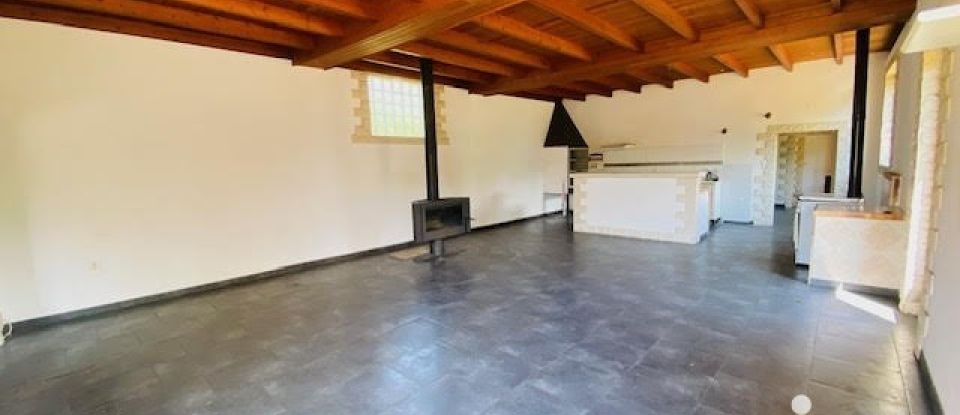 Maison 4 pièces de 112 m² à Saint-Yzan-de-Soudiac (33920)