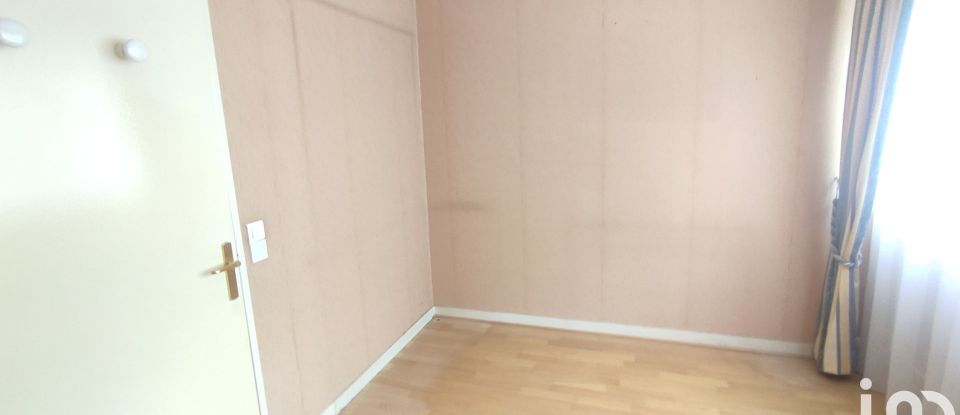 Appartement 6 pièces de 120 m² à Vaux-le-Pénil (77000)